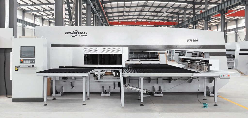 Станок для штамповки элементов фасадов